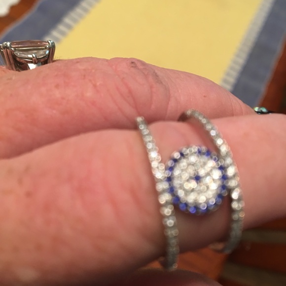 Ring - Picture 3 of 6